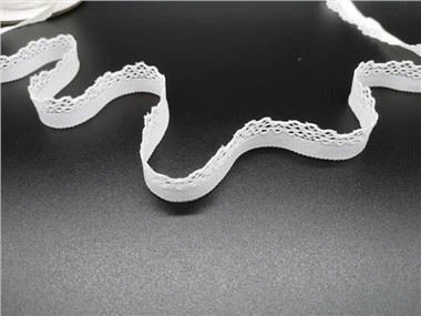 Еластично дантелено бельо