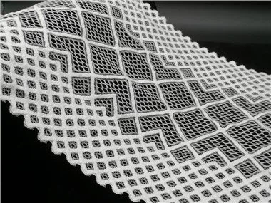 Триизмерна дантела подстригване